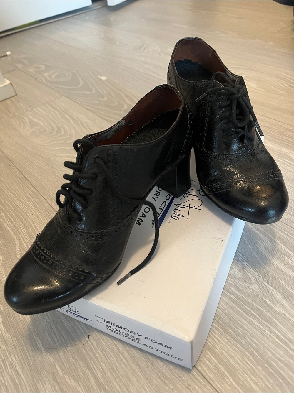 Naturalizer Black Lace-Up Brogue Block Heel Oxfords